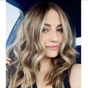 Meet your Posher, Halie